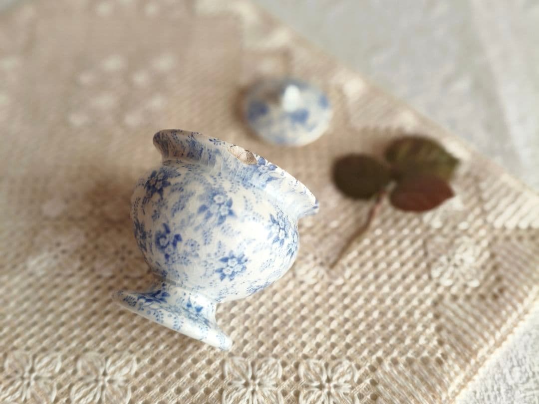 * antique mini ❀ 小さなお花柄 蓋付き ポット