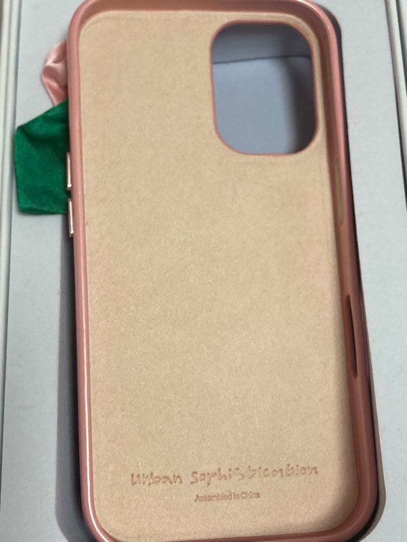 Urban sophistication iPhoneケース16