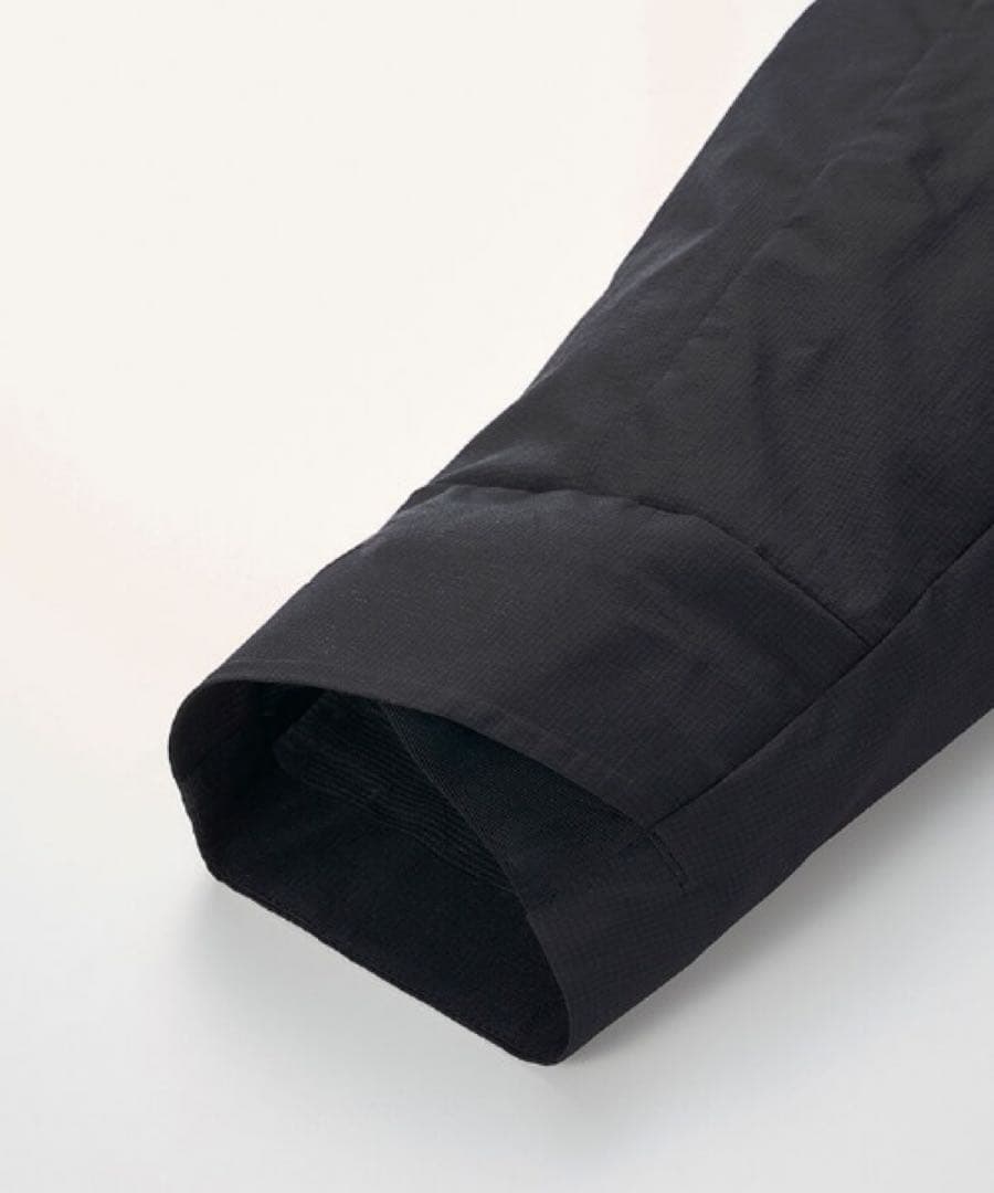 デサント　オルテライン　スイフトライト フーディー　サイズO 軽量、ポケッタブル