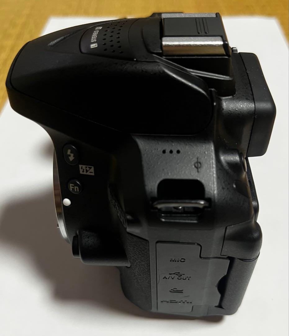 ズーさん　付属品充実超美品Nikon D5300ダブルレンズWi-Fi接続