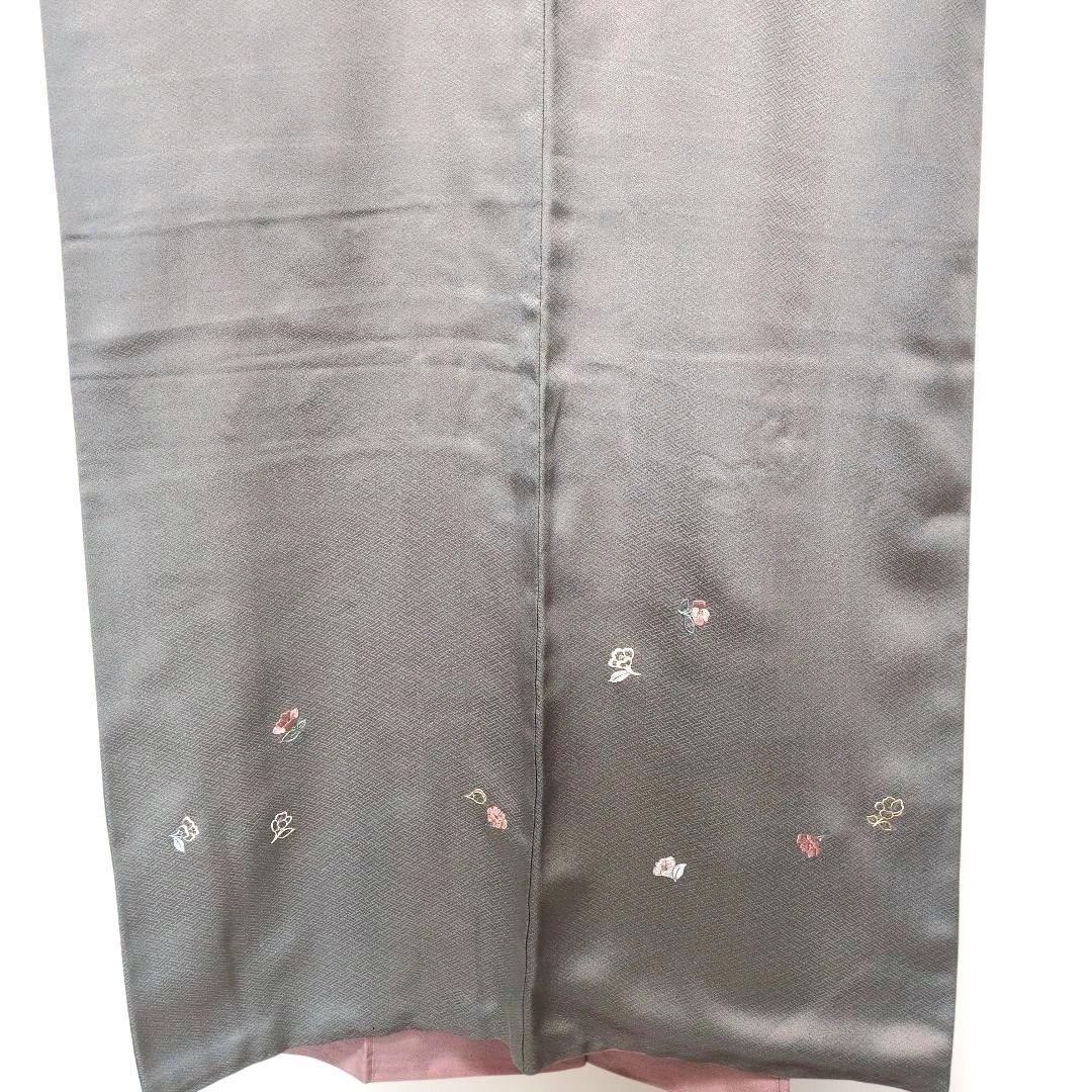 主役を引き立てる清楚な付下げ訪問着　色無地　2点セット　花刺繍　袋帯　正絹　灰色