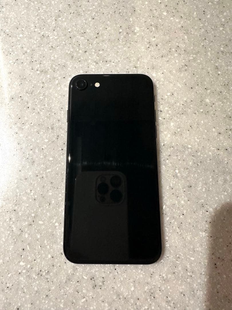 難有 iPhone SE2 64GBブラック SIMフリー MX9R2J/A