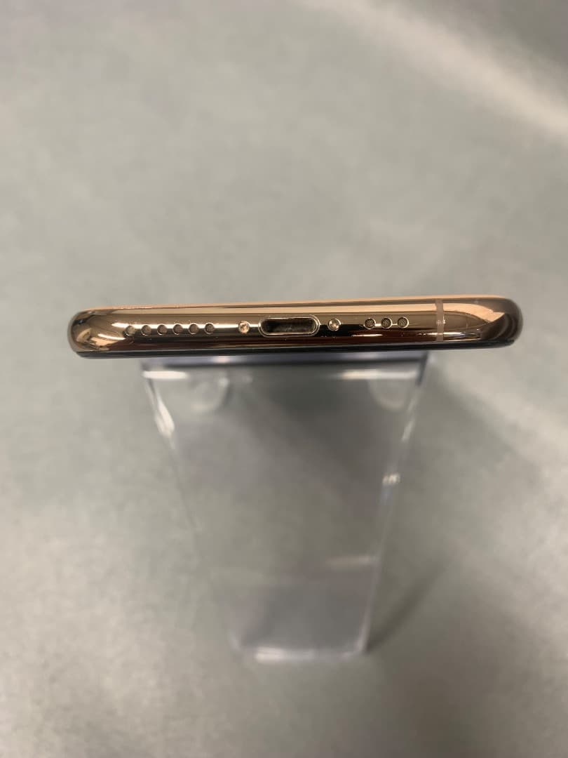 美品中古　国内版　SIMフリー　iPhone XR　 64GB コーラル色