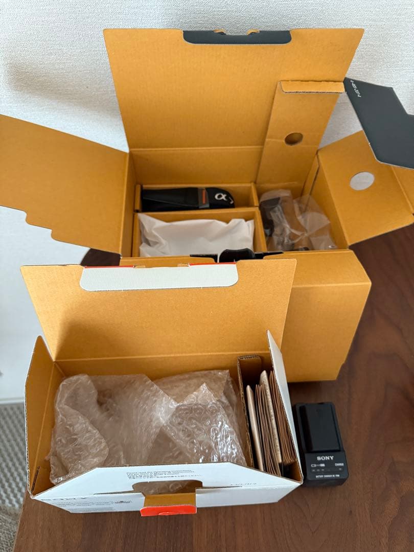 SONY α7S ミラーレスカメラ + 24-70mm ズームレンズ付き