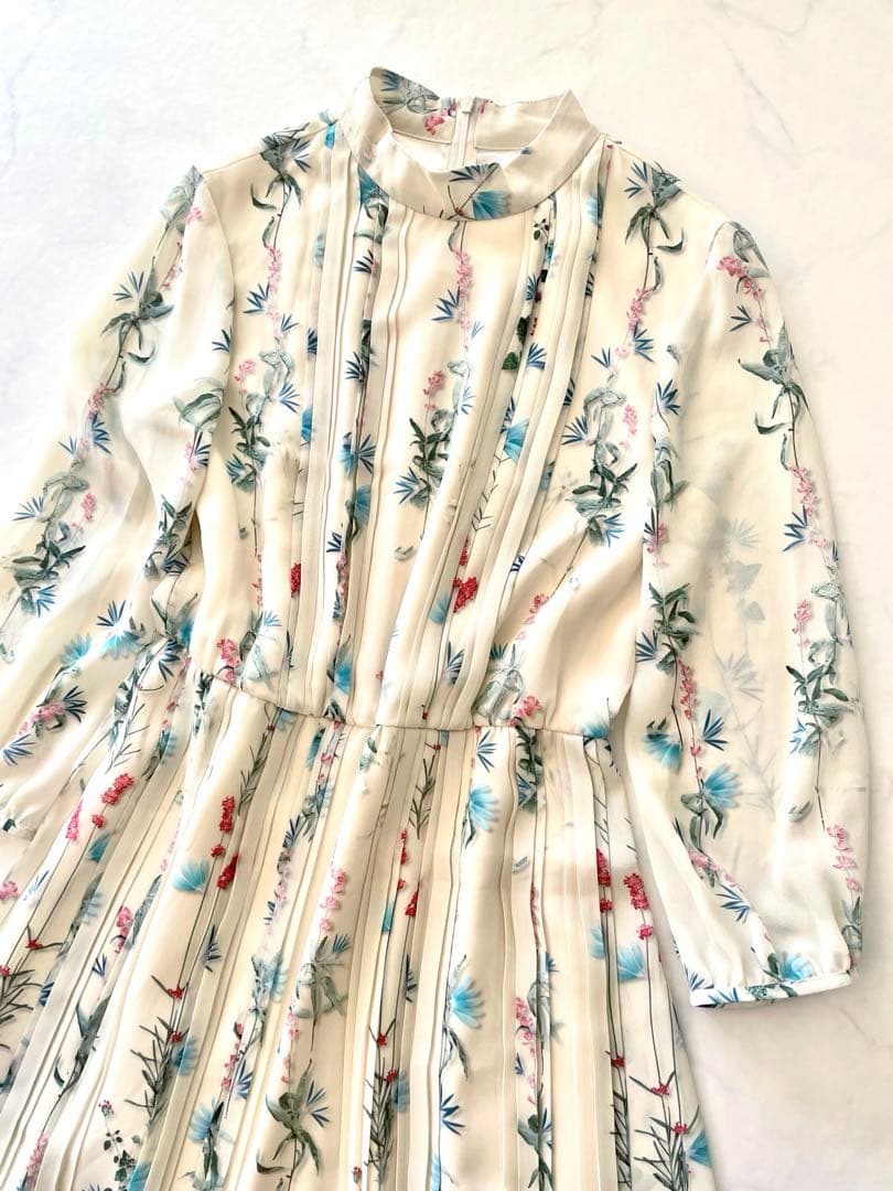 美品♪SunaUna スーナウーナ スタンドカラー 花柄 プリーツワンピース