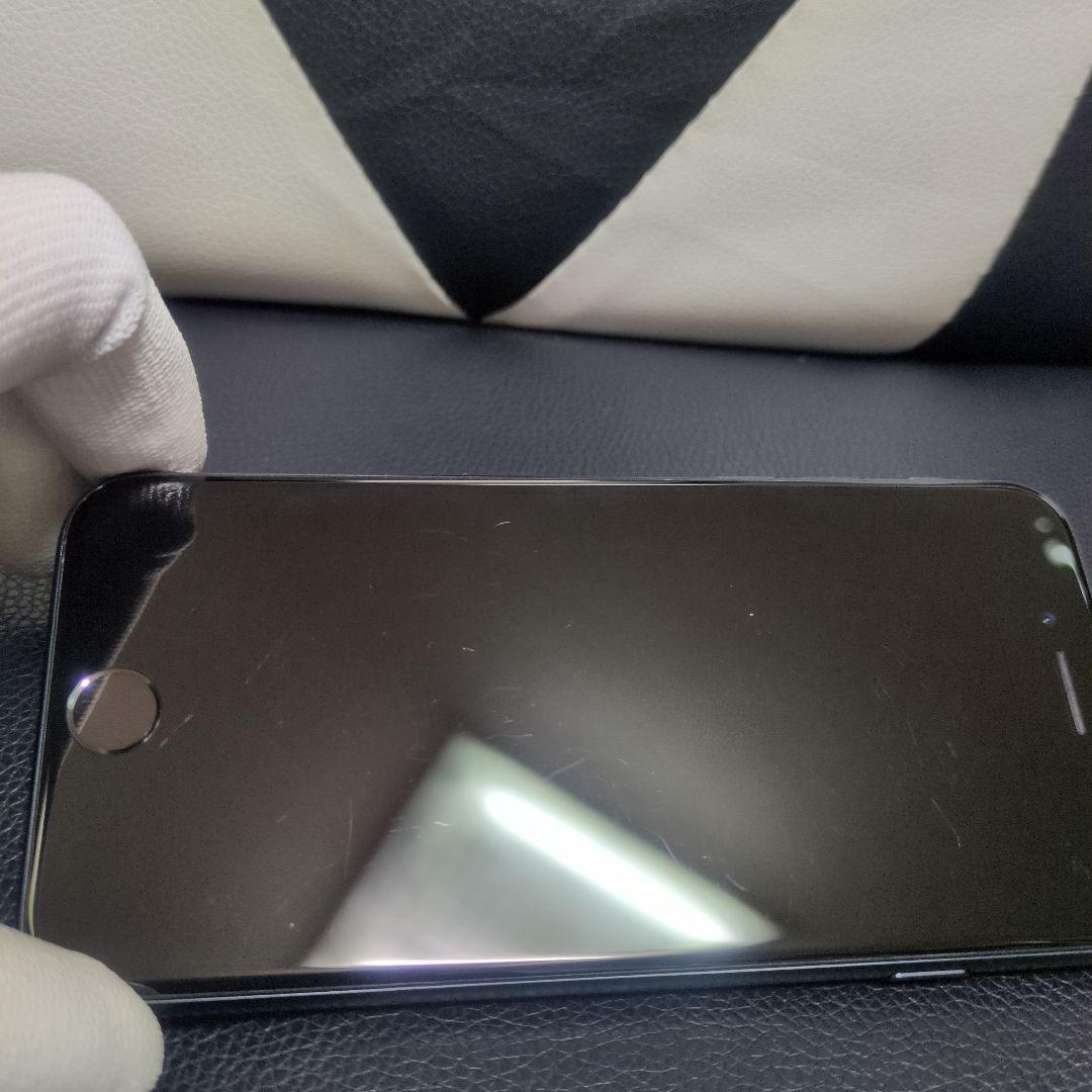 66 iPhone　se3 第3世代　64gb SIMフリー　黒　ブラック 訳