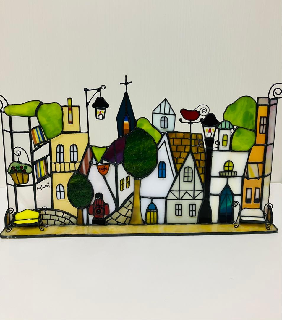 ステンドグラス　ガス燈のある街並み