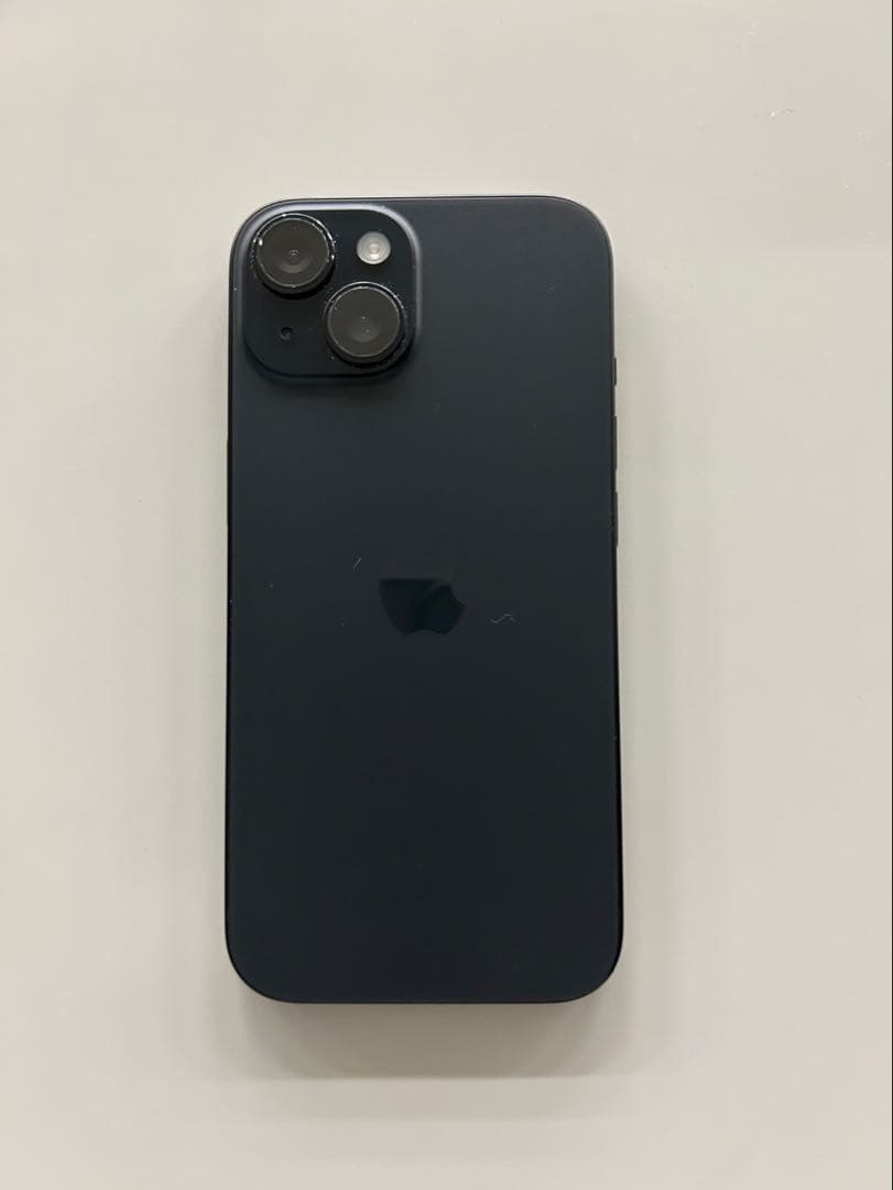 【美品】Apple iPhone 15ブラック 本体 Appleストアで購入