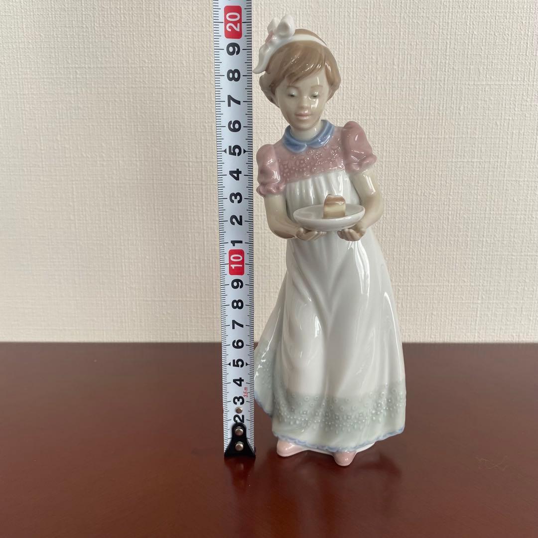 LLADRO リヤドロ 『 ハッピーバースデー 』 置物