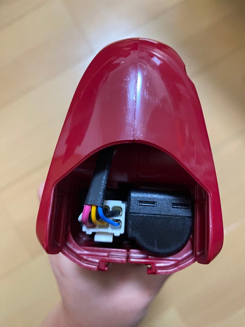 【新品】Makita 充電式クリーナー CL116DWR 本体、充電器付き