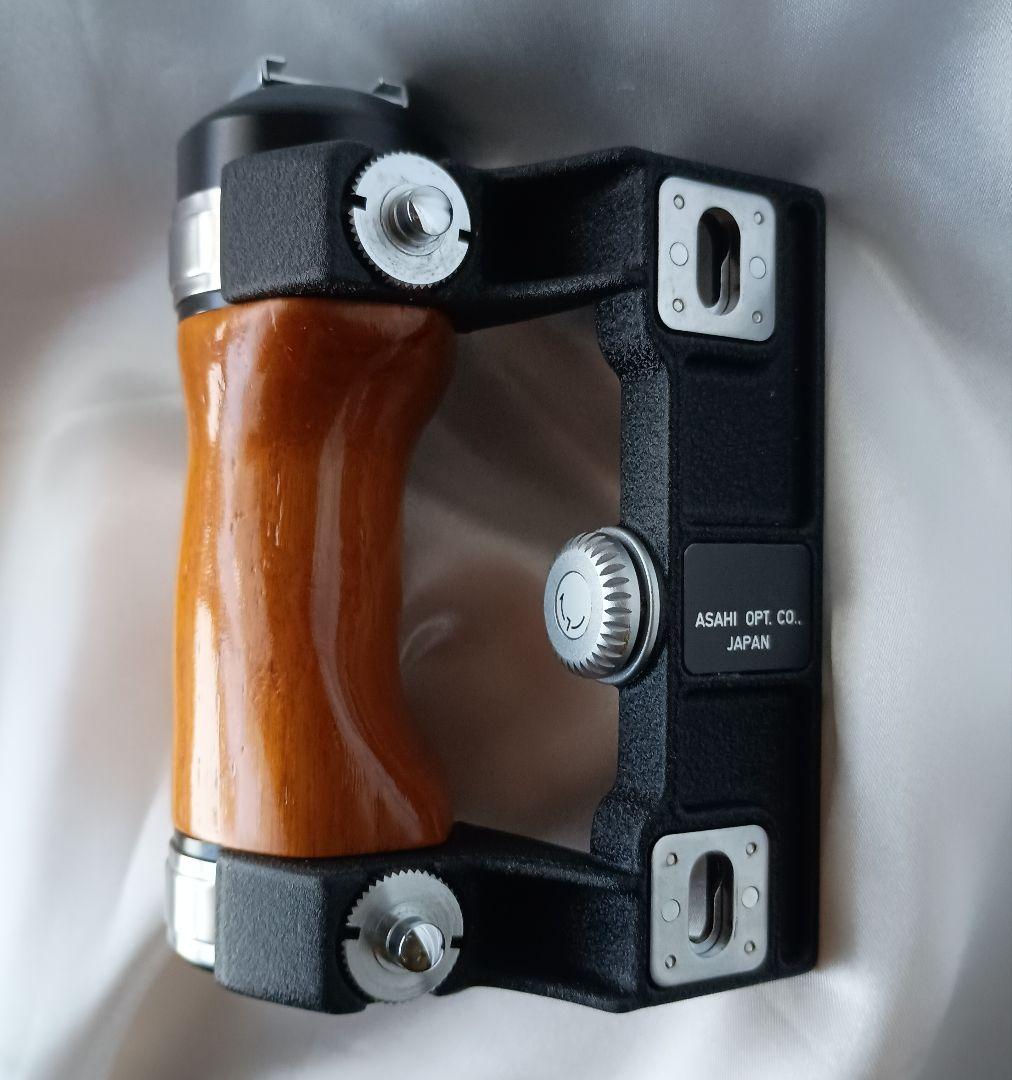 ほぼ無傷で綺麗。PENTAX 6 X 7 中判カメラ　バケペン ウッドグリップ