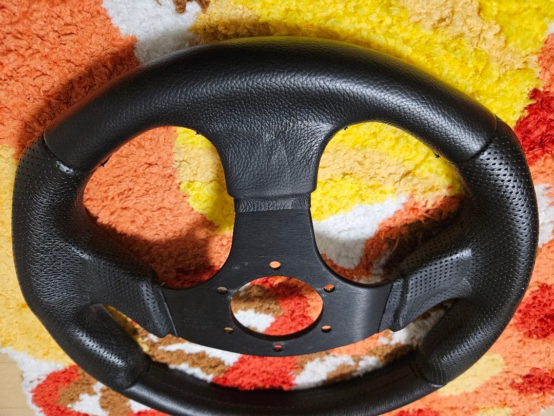 さくら【美品】MOMO スポーツステアリング JET 320mm