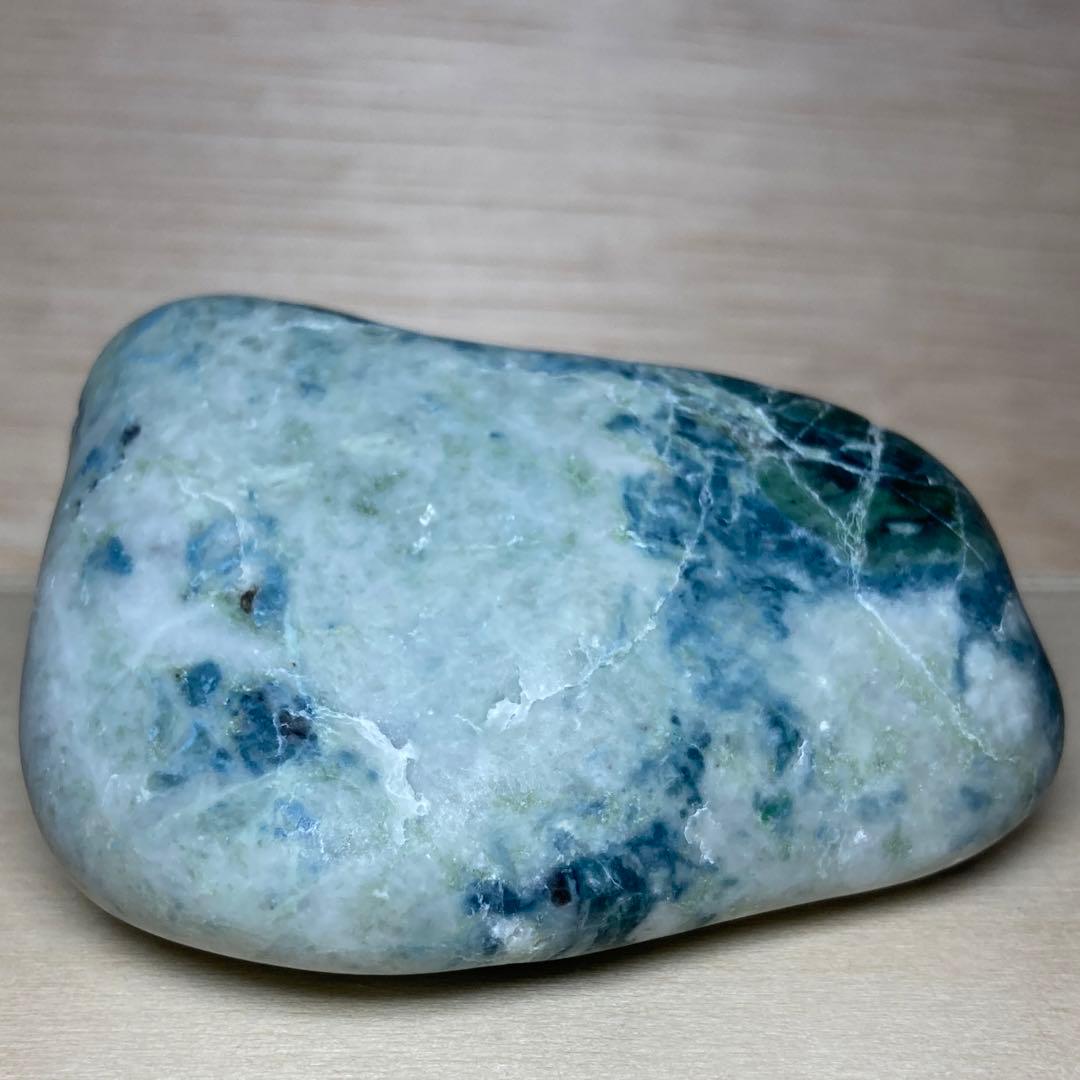 【専用】糸魚川翡翠　横川 青翡翠　青・緑・黒・白　翡翠輝石　原石　117.7ｇ