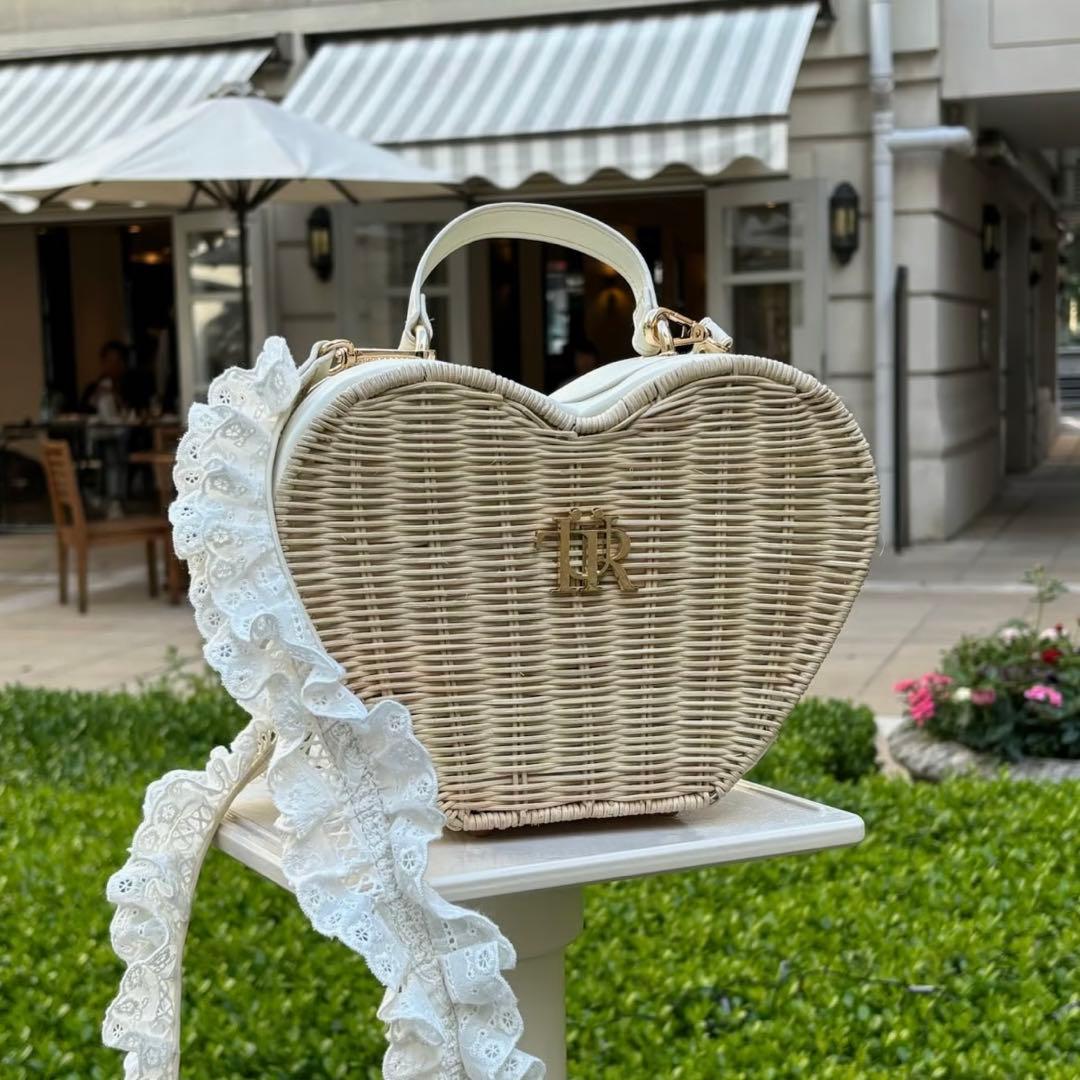 トリート treat urself Love summer basket bag