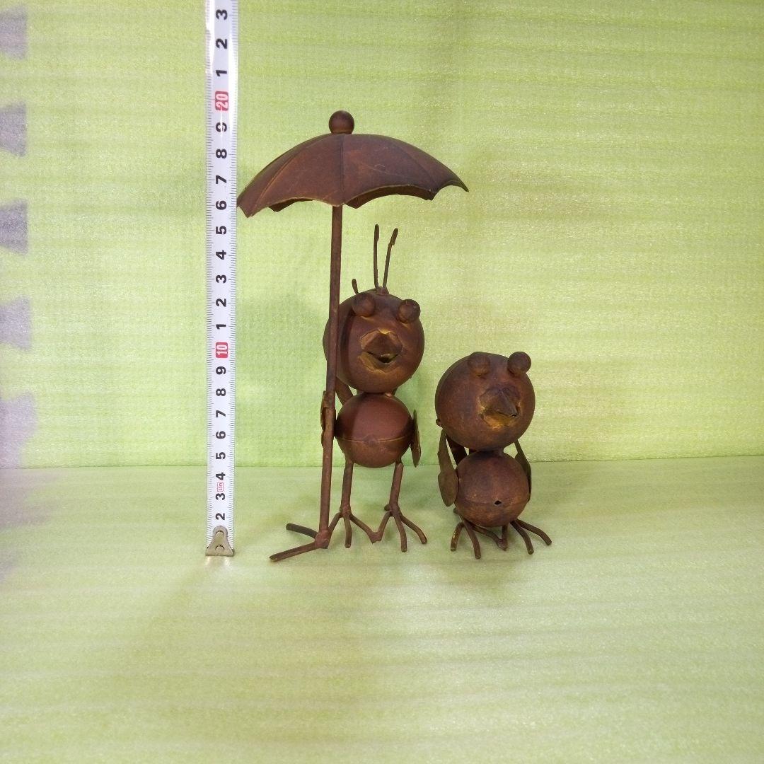 レトロな鳥　2体セット　傘を持つ小鳥の置物　インテリア　オブジェ　ディスプレイ