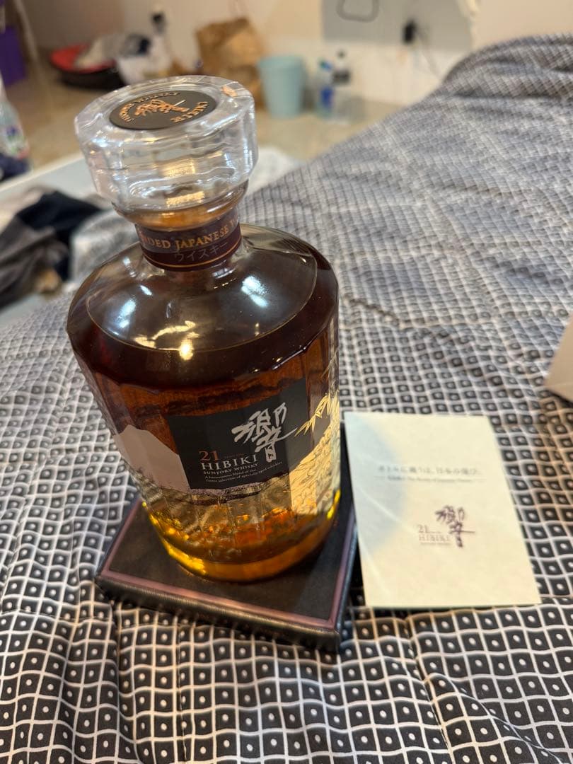 値下げ！SUNTORY 響21年 花鳥風月 意匠ボトル 700ml 空港限定