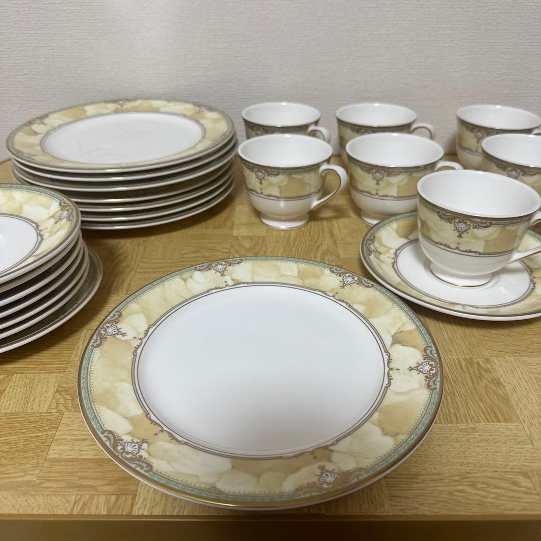 ティーセット ＋ ケーキ皿8枚　おまけの茶漉し付き　アフタヌーンティー