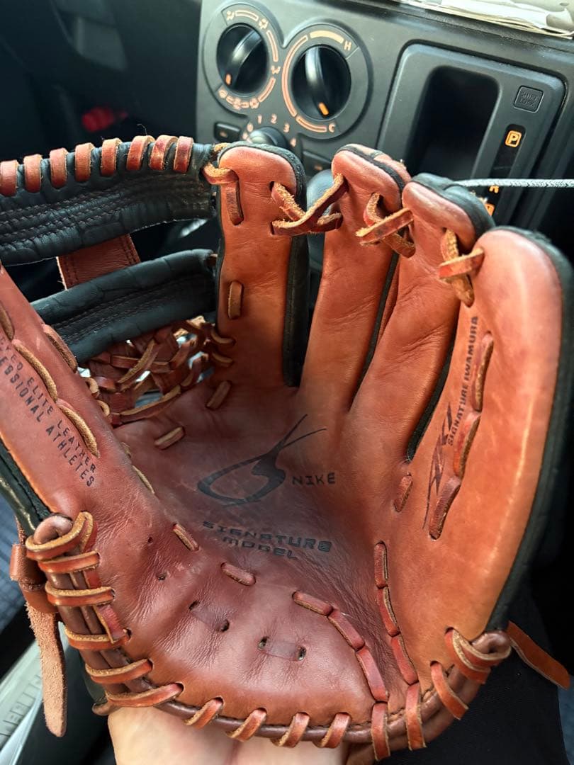 NIKE 軟式用グローブ　岩村モデル