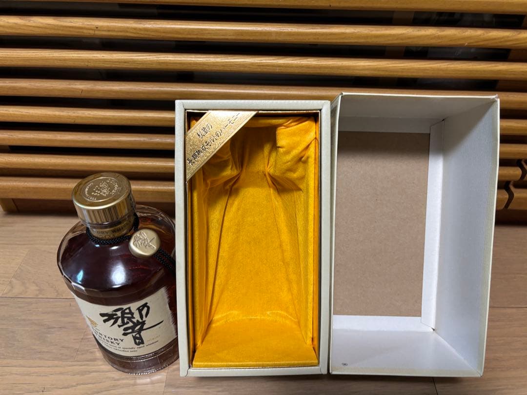 古酒 サントリー 響 金キャップ 裏ゴールドラベル 700ml