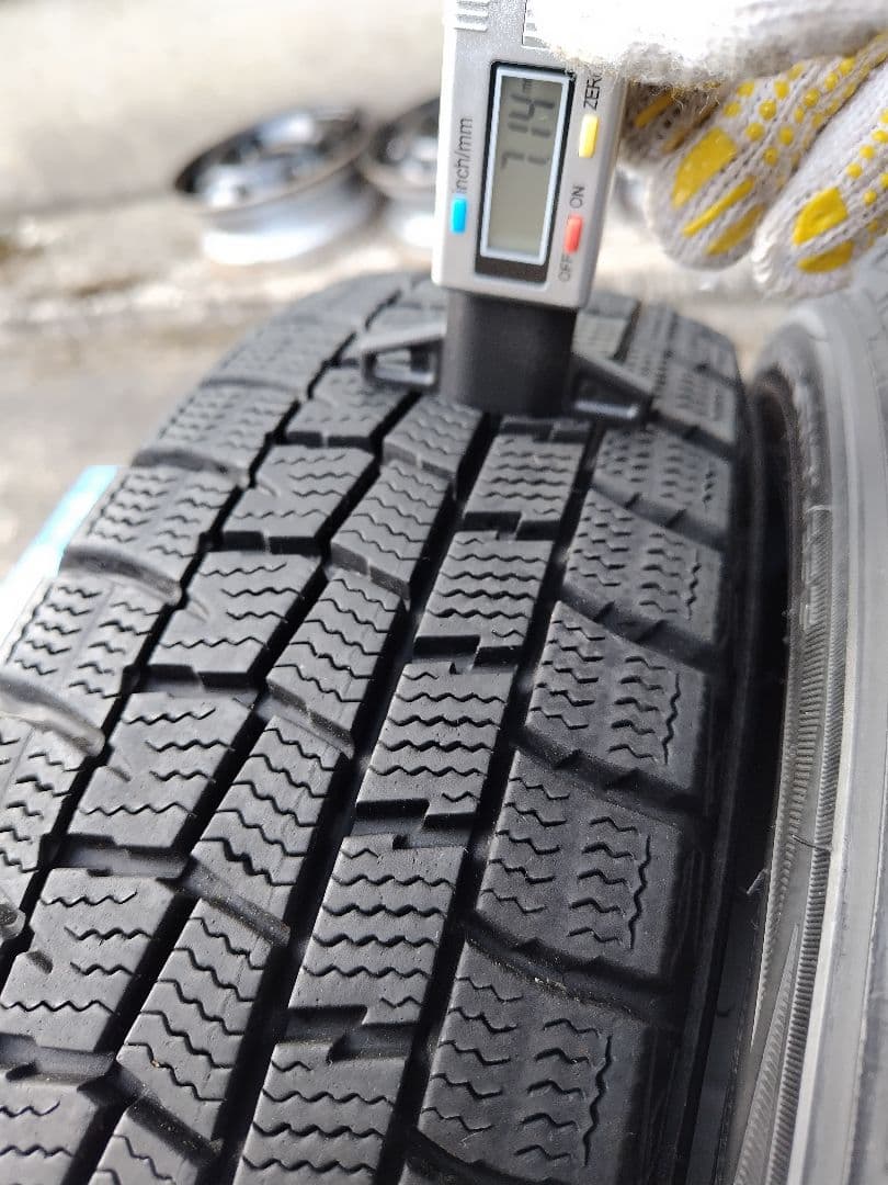 155/65R14【2/2】ダンロップ・スタッドレス、鉄ホイール付、2本分割