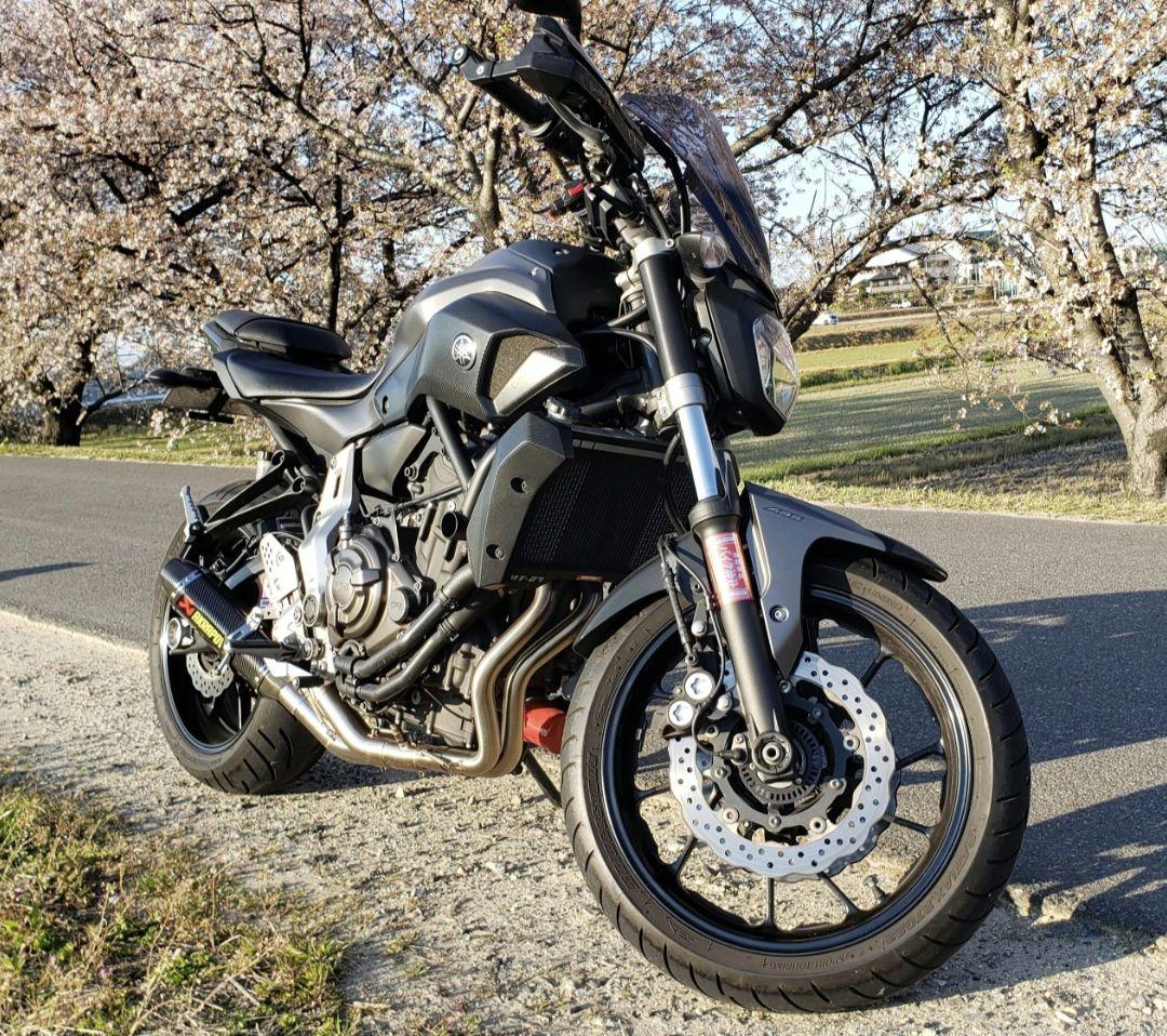 mt07 なんちゃってアクラポトグロマフラー