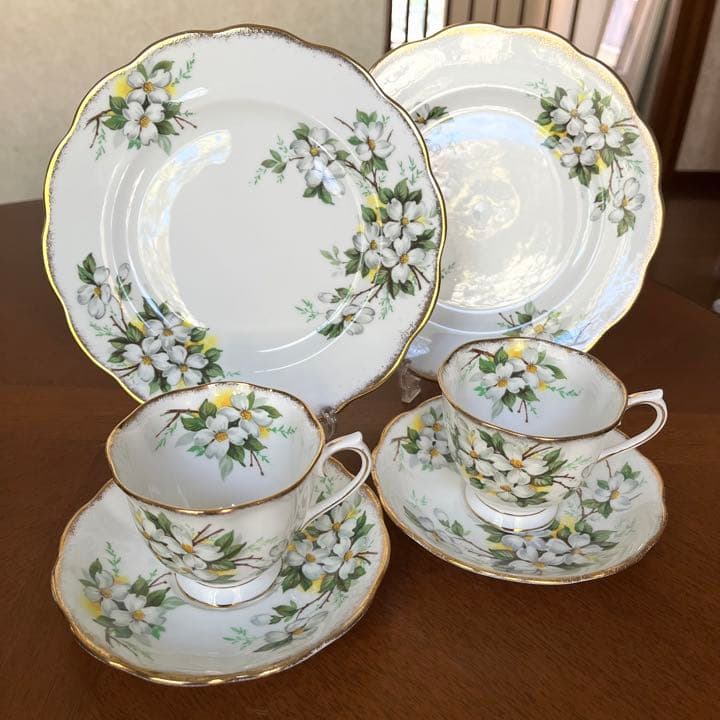 【レア美品】ロイヤルアルバート★白ハナミズキ★トリオ　ペア