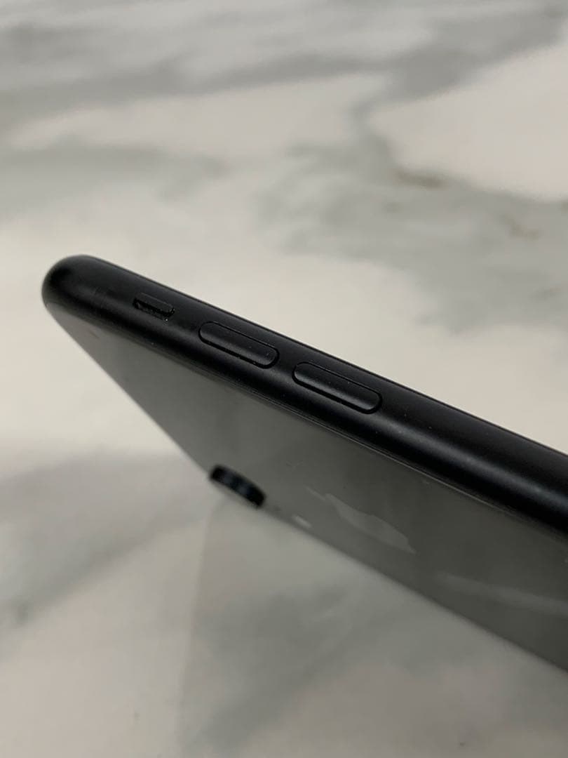 。【SIMロックあり】iPhone XR ブラック 64GB