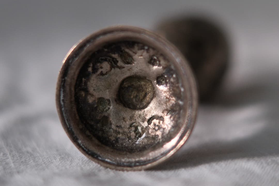 フランスアンティーク｜卵の上のプットー