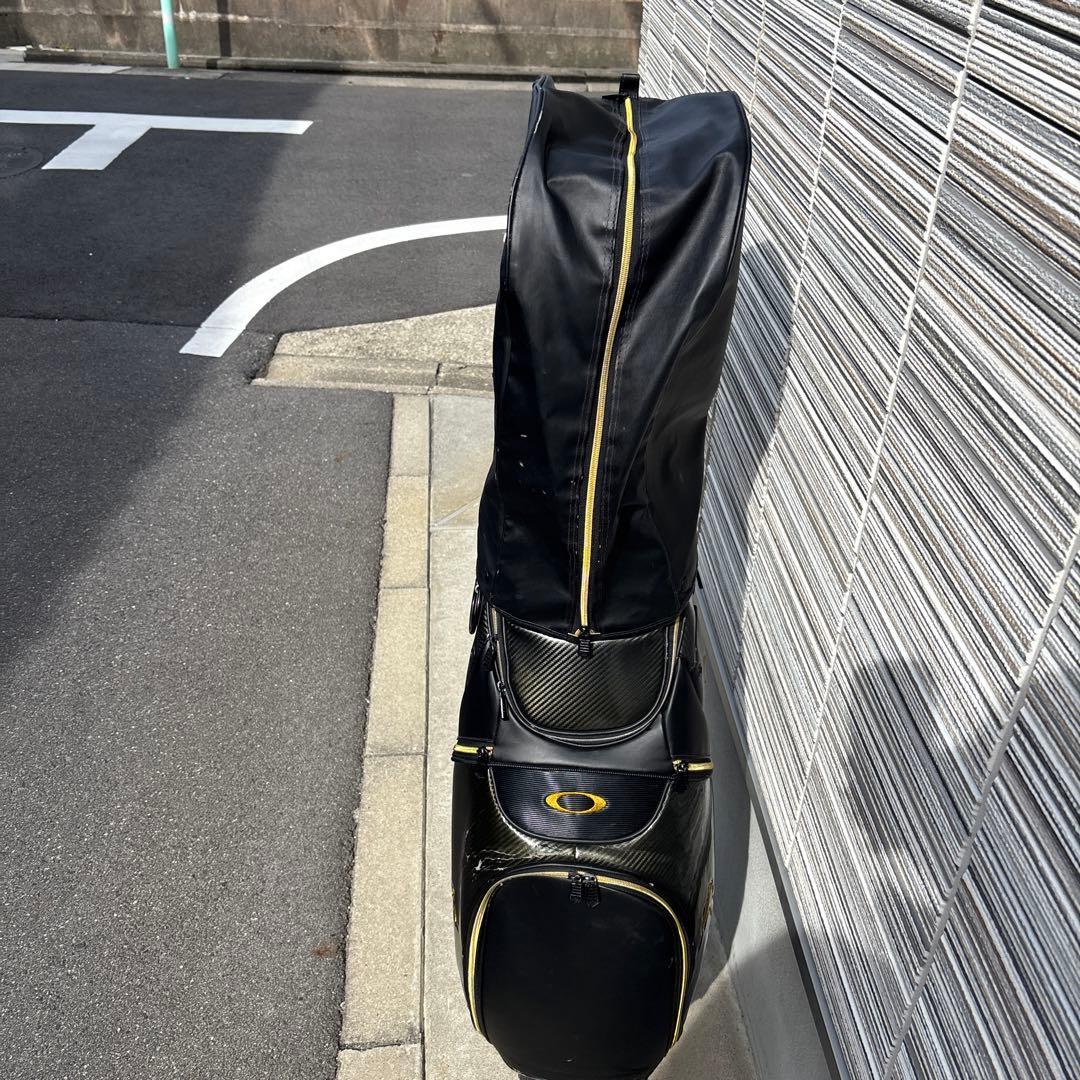 オークリー スカル キャディバッグ ブラックxゴールド　大容量