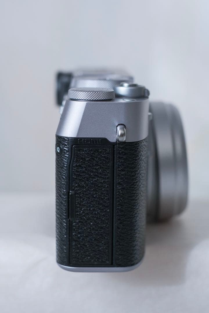 フジフィルム　X100ⅵ シルバー　シャッター数500回