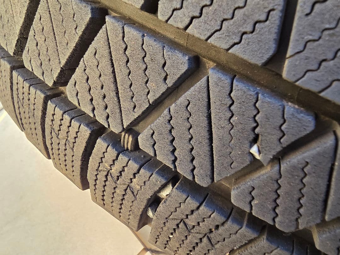 235/50R18 スタッドレス