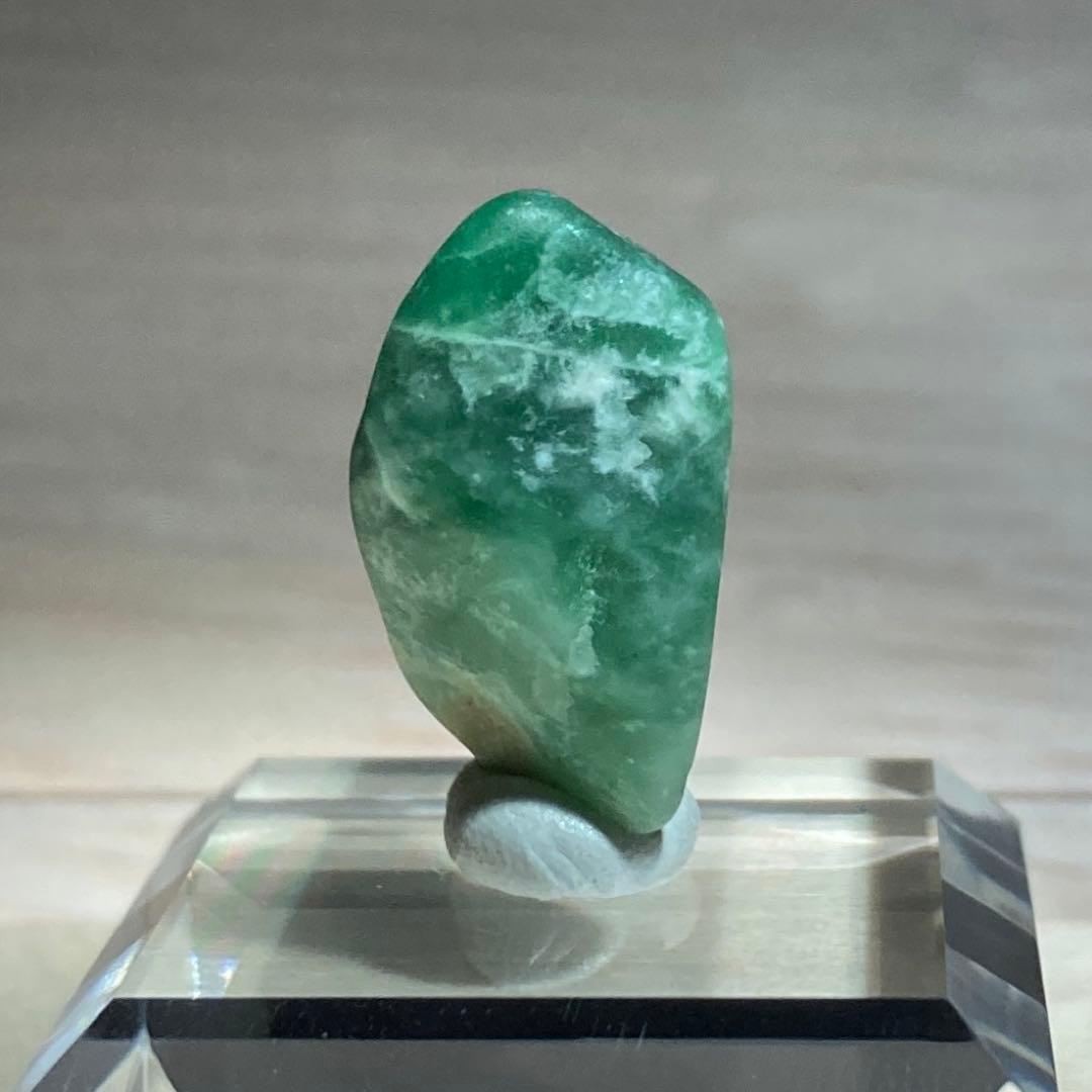 【専用品】糸魚川翡翠　ロウカン宝石質 翡翠　翡翠輝石　原石　3.2ｇ