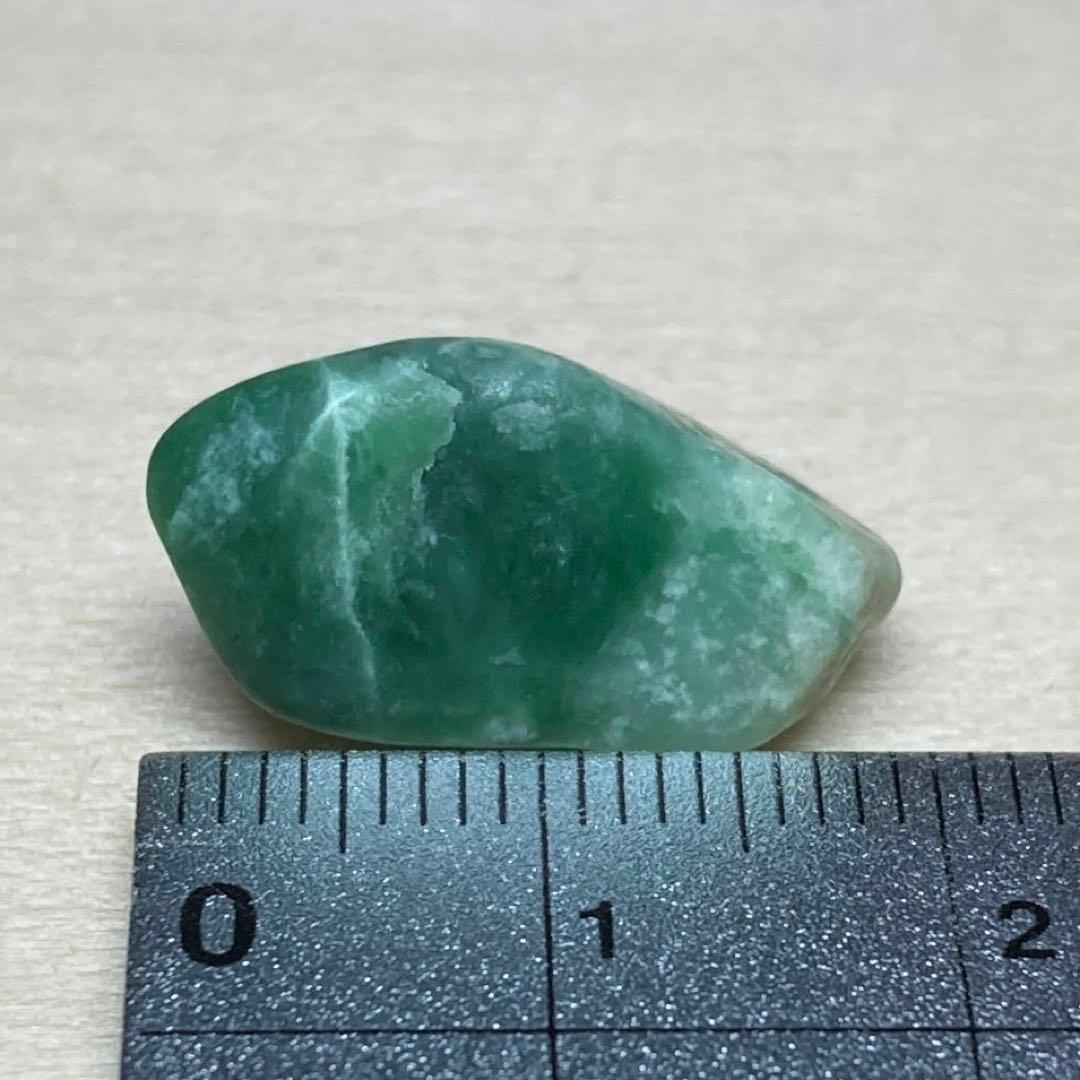 【専用品】糸魚川翡翠　ロウカン宝石質 翡翠　翡翠輝石　原石　3.2ｇ