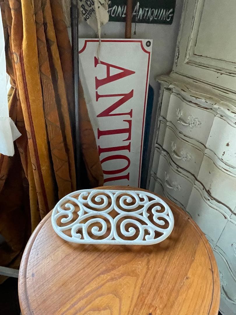 フランス　アンティーク　素敵な　アイアン　トリベット　鍋敷き　ホワイト