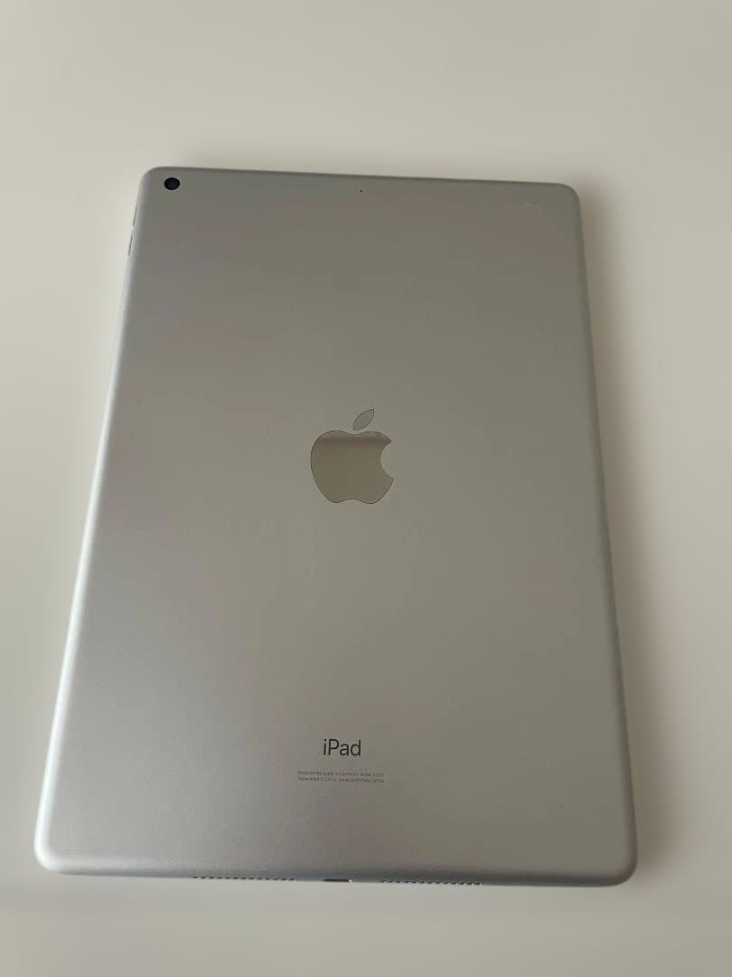 ★電池良好☆iPad7 第7世代 32GB WIFI☆キーボードケース付き★