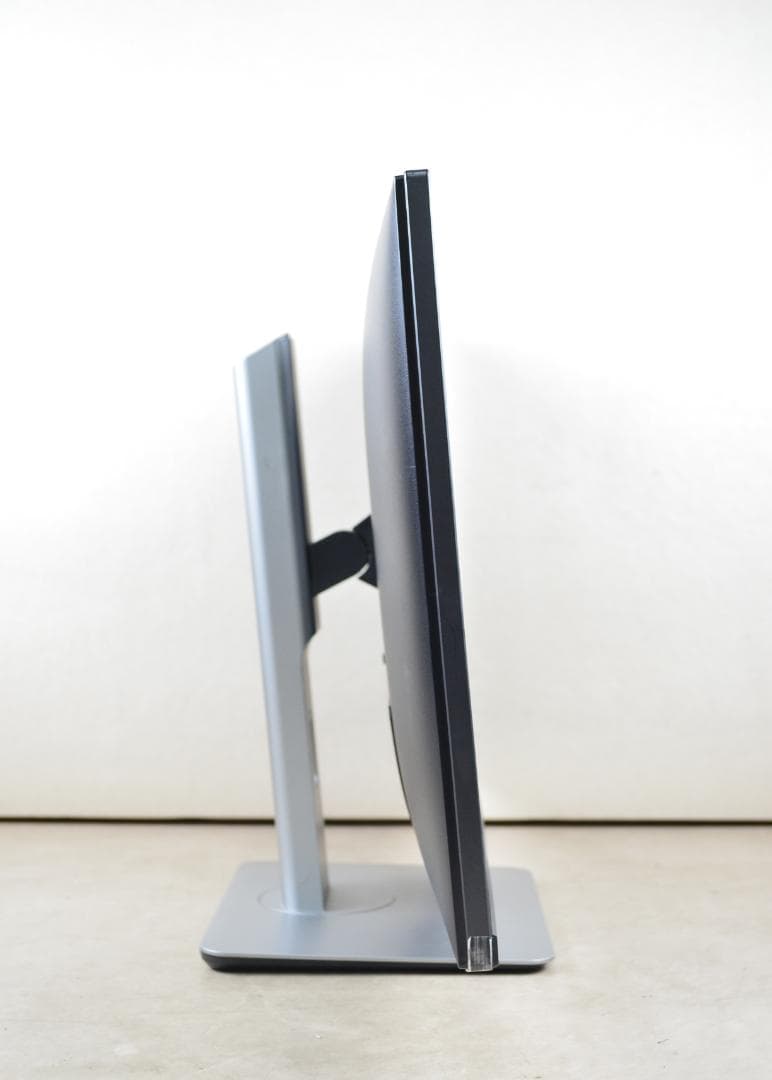 6976/6977　2台　DELL　U2715H　27型　WQHD　HDMI