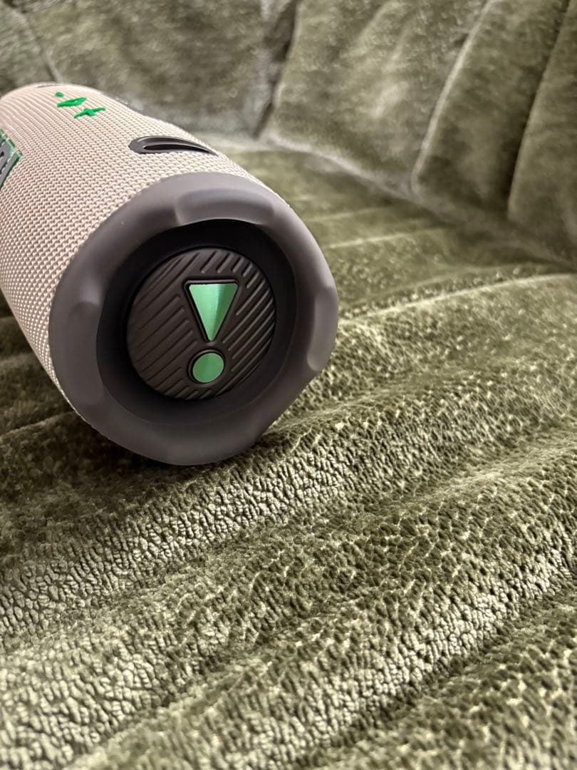 JBL charge6 ウィンブルドングリーン　未使用に近い