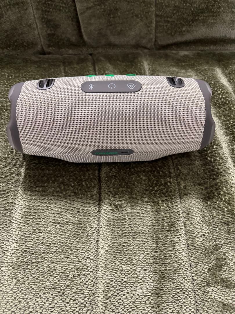 JBL charge6 ウィンブルドングリーン　未使用に近い