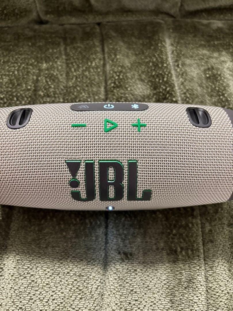JBL charge6 ウィンブルドングリーン　未使用に近い