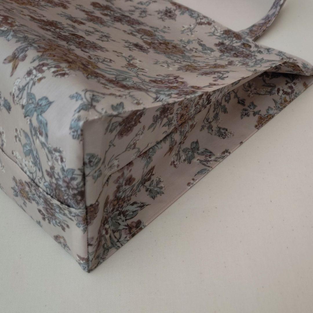 ぽんた〈 リバティ 〉ラミネート・Ａ4紙袋型トートバッグ他