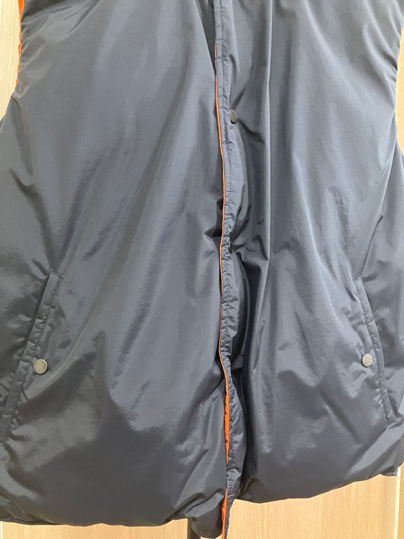 バーバリー　メンズ　Lサイズ　ダウンベスト　リバーシブル 新品 定価10万円超え