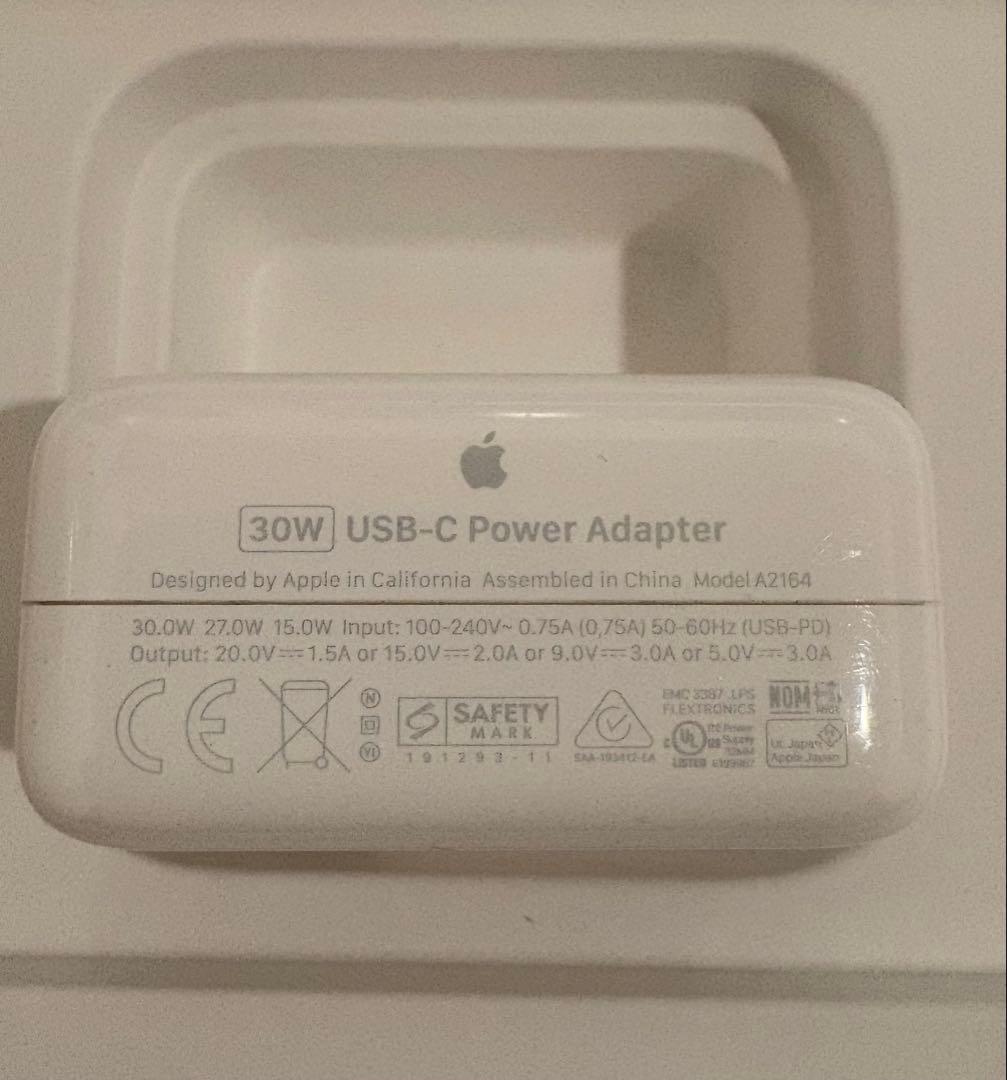 Apple MacBook Air M1 8GBメモリ 256GB SSD