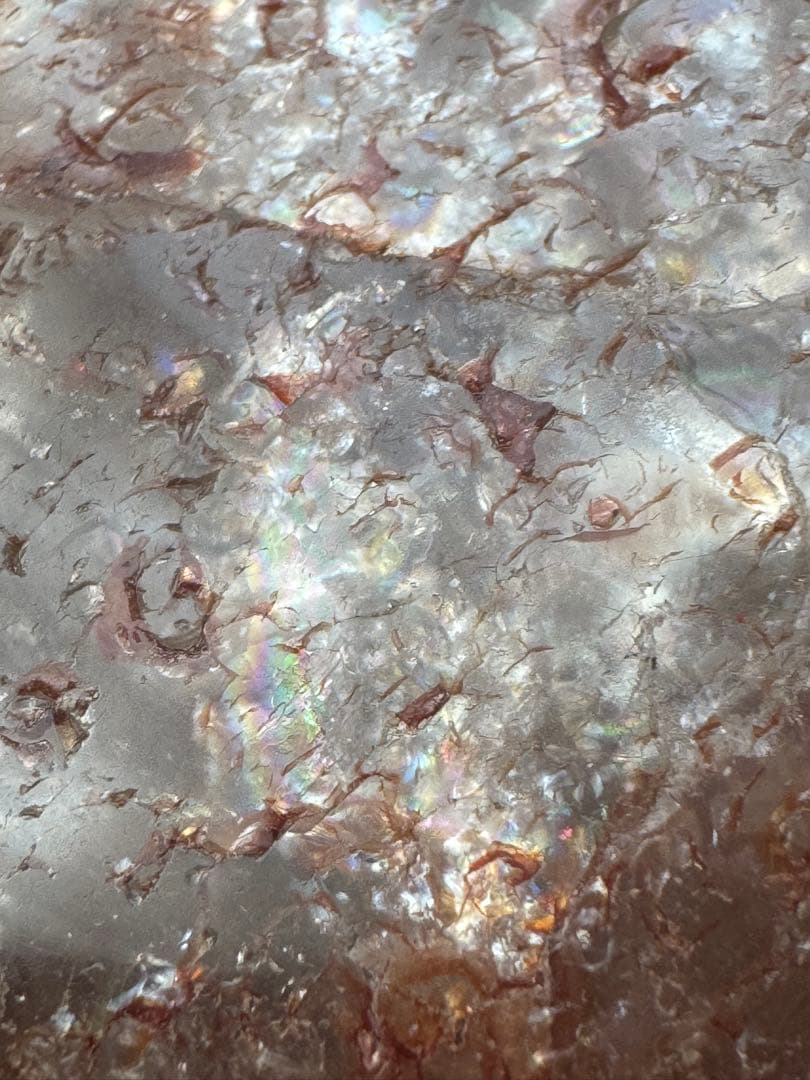 溢れる虹　ノンポリッシュ ファイヤークォーツ（ブラジル産／専用スタンド付き）