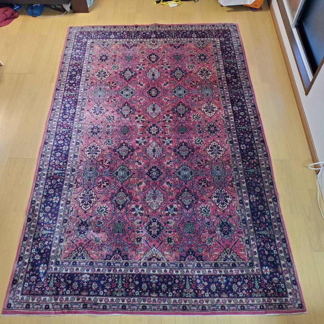 トルコ産　ハンドメイドウールカーペット（手織り）