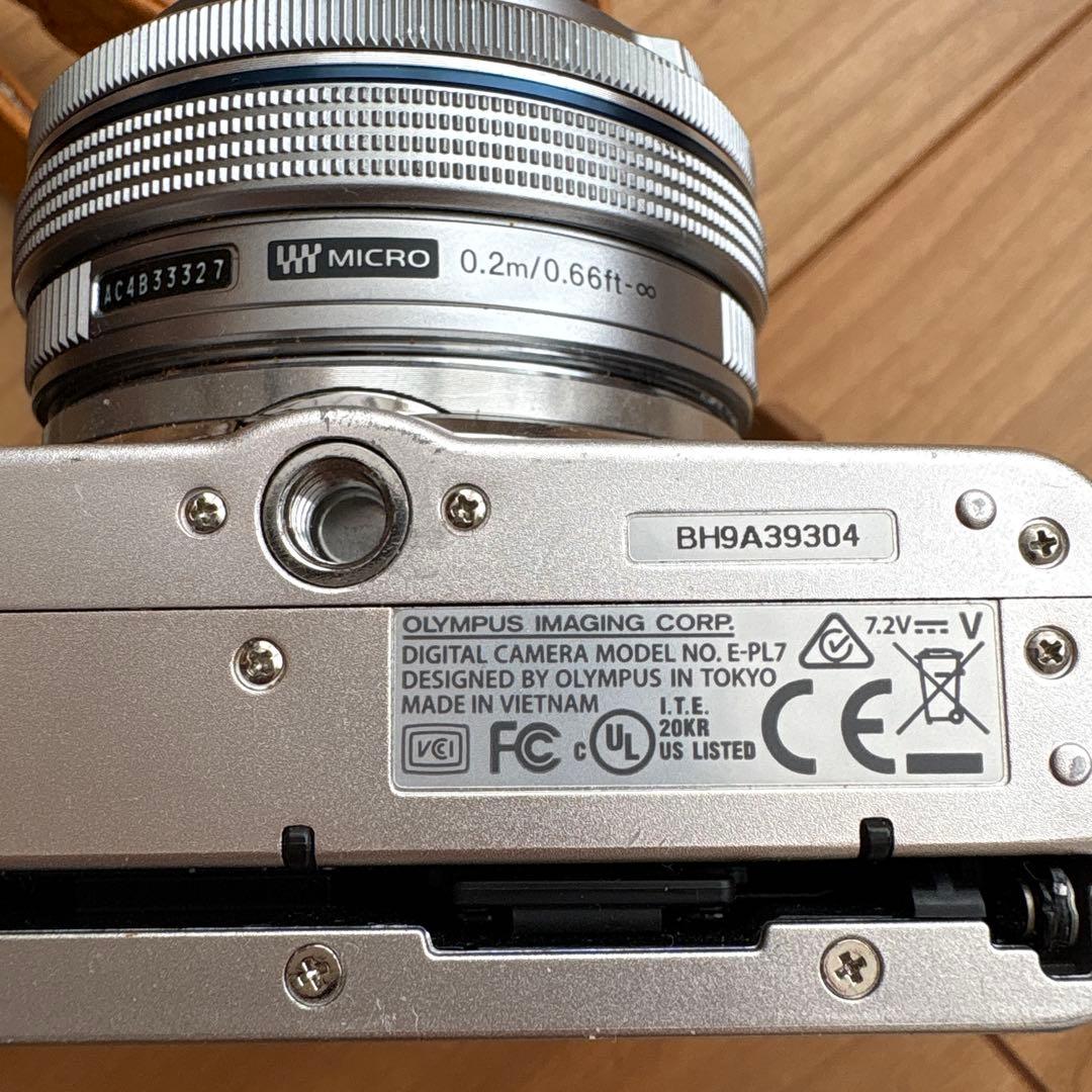OLYMPUS E-PL7ミラーレス一眼 14-42mm