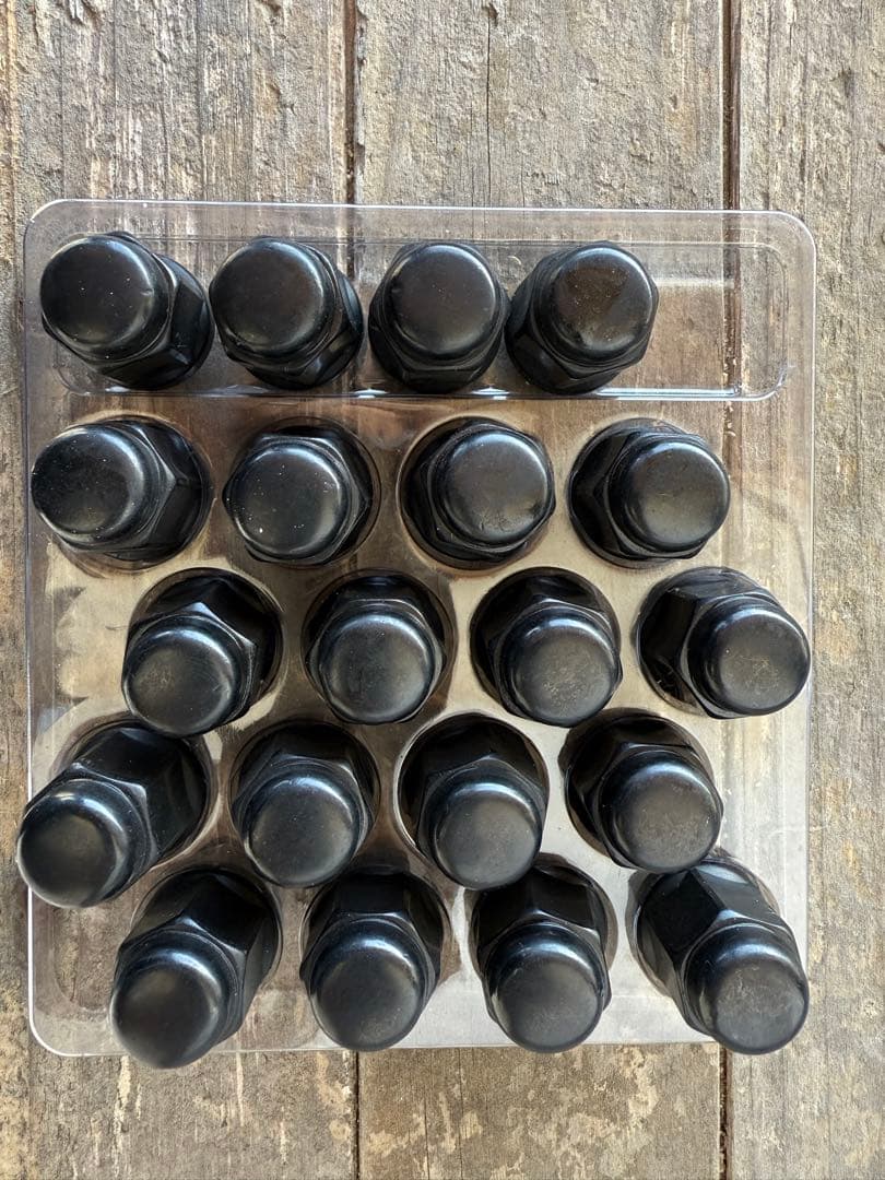 スタッドレスタイヤ　F:6.5J-16/R:6.5J-16