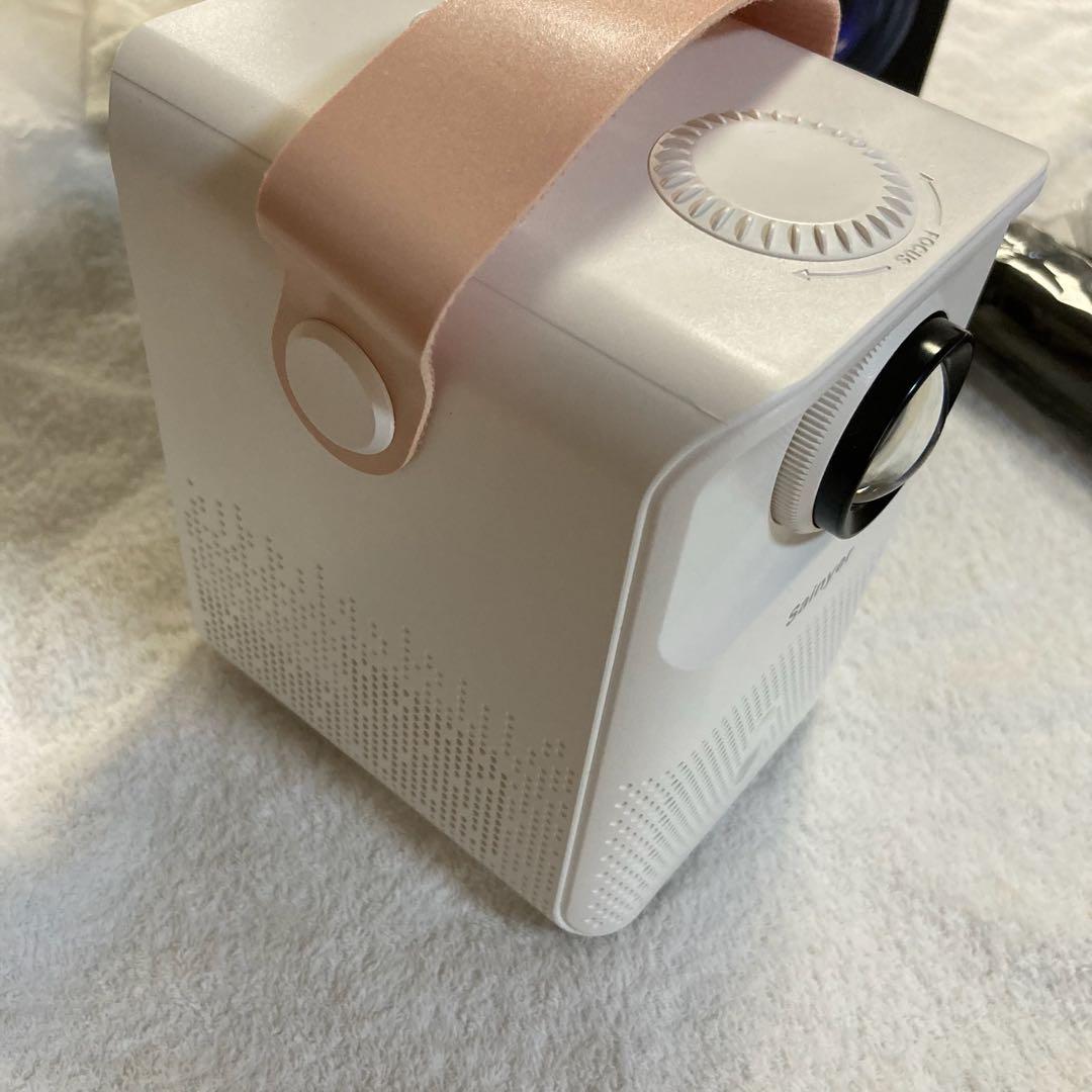 ★Android TV搭載★超短投★三脚付きプロジェクター 家庭用