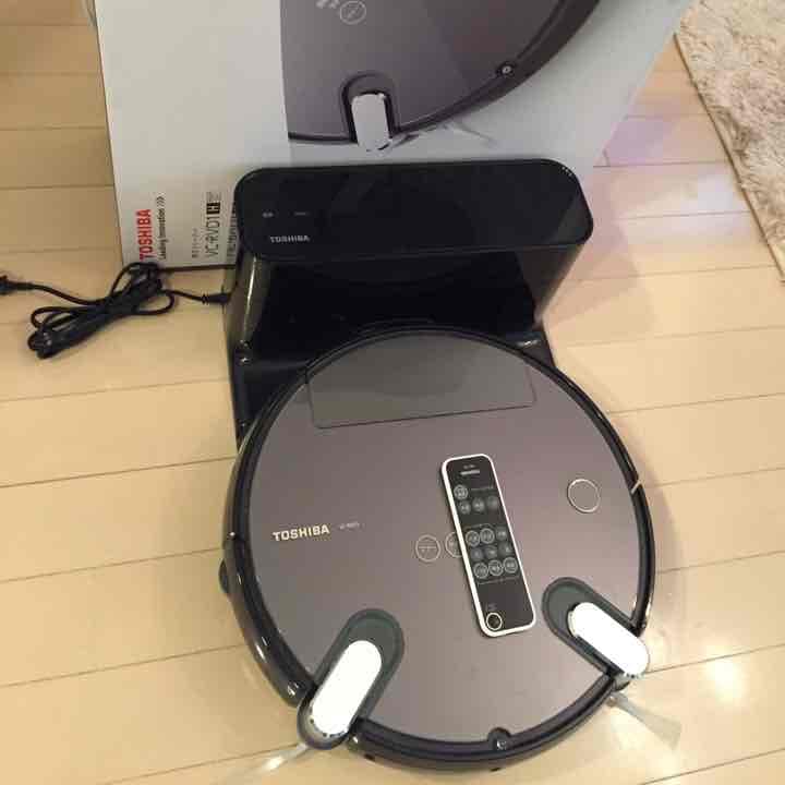 お掃除ロボットTOSHIBA