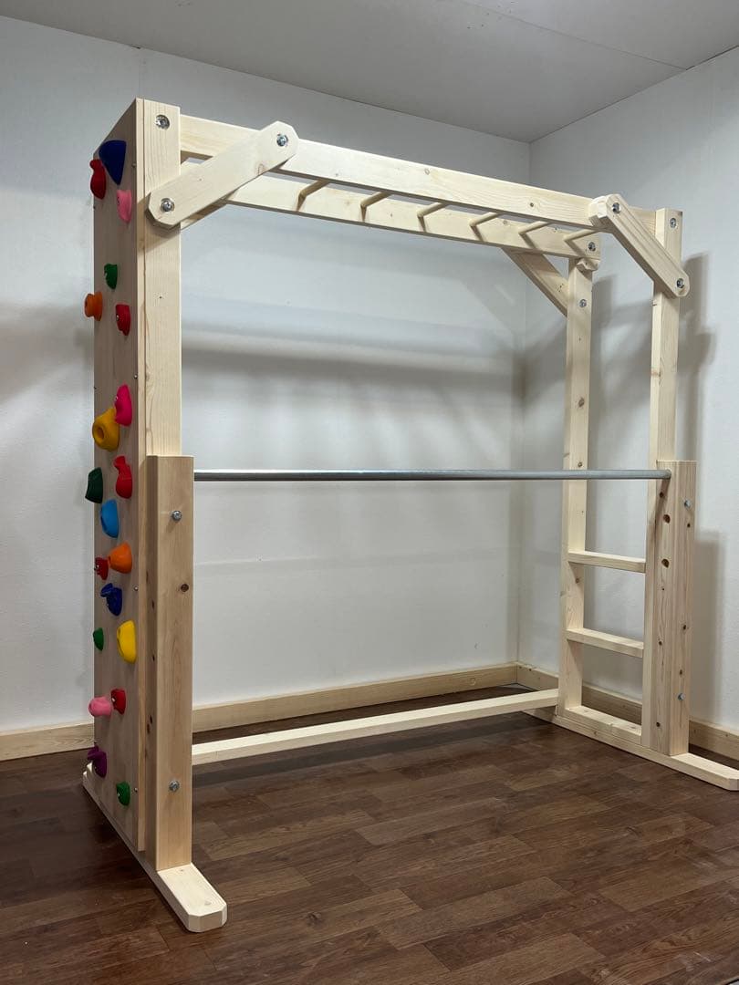 雲梯　室内うんてい　室内　ボルダリング　鉄棒　登り棒　ブランコ　ターザンロープ