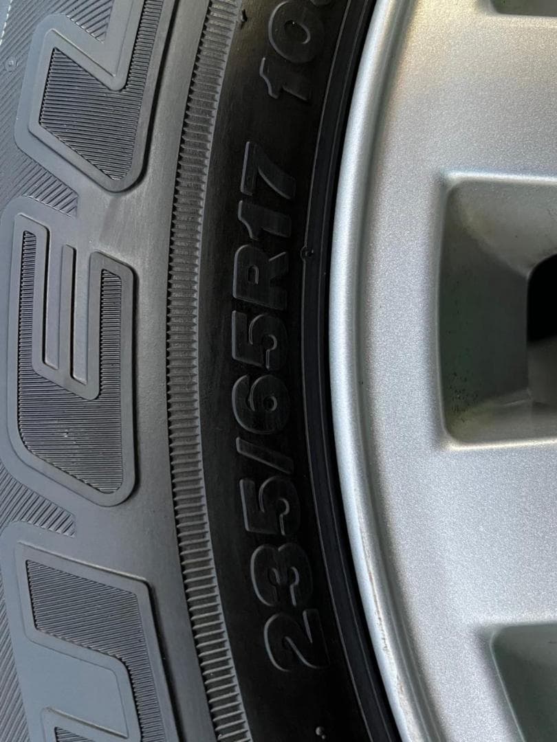 ランドローバー フリーランダー II 17インチホイール235/65R17タイヤ